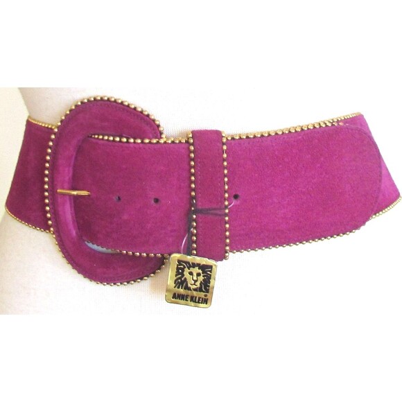 DESIGNER ANNE KLEIN PURPLE SUEDED GOLD TRIM LARGE BUCKLE 2 1/2\